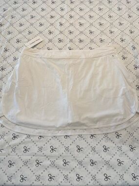 Outdoor Voices NWT White Exercise 3” Skort size XL